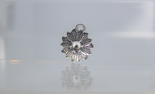 Load image into Gallery viewer, Daisy, Sunflower, Flower Charm