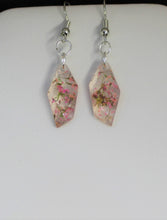 Load image into Gallery viewer, Pink Polygon Pressed Flower Earrings, dried flower earrings, botanical jewelry, confetti earrings, terrarium earrings