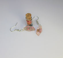 Load image into Gallery viewer, Pink Polygon Pressed Flower Earrings, dried flower earrings, botanical jewelry, confetti earrings, terrarium earrings