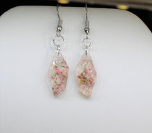 Load image into Gallery viewer, Pink Polygon Pressed Flower Earrings, dried flower earrings, botanical jewelry, confetti earrings, terrarium earrings
