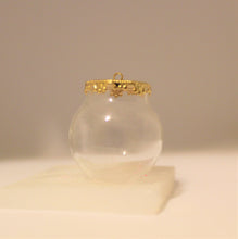 Load image into Gallery viewer, Crowns for 30 mm Glass Globes