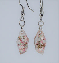 Load image into Gallery viewer, Pink Polygon Pressed Flower Earrings, dried flower earrings, botanical jewelry, confetti earrings, terrarium earrings