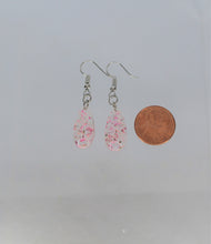 Load image into Gallery viewer, Pink Oval Pressed Flower Earrings, dried flower earrings, botanical earrings, confetti earrings, terrarium earrings