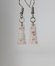 Load image into Gallery viewer, Pink Triangle Pressed Flower Earrings, dried flower earrings, botanical jewelry, confetti earrings, terrarium earrings