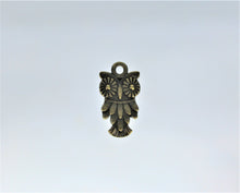 Load image into Gallery viewer, Owl Charms, Bronze or Silver Owl Charms, These Owl charms have huge eyes. Check them out.