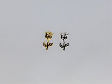 Load image into Gallery viewer, Nail Charms, Rose Bud - 5 Pieces for 99 Cents