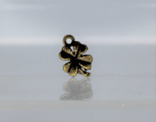 Load image into Gallery viewer, Clover, Good Luck, Four Leaf