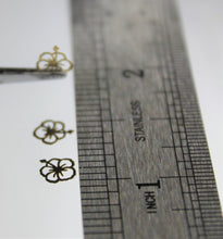 Load image into Gallery viewer, Nail Decals, Flower, Kawaii - 10 Decals for 99 cents