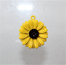 Load image into Gallery viewer, Daisy, Daisy Charms, Sunflower, Daisies, Flower Charm
