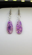 Load image into Gallery viewer, Purple Oval Pressed Flower Earrings, dried flower earrings, botanical jewelry, confetti earrings, terrarium earrings
