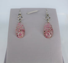 Load image into Gallery viewer, Pink Oval Pressed Flower Earrings, dried flower earrings, botanical earrings, confetti earrings, terrarium earrings
