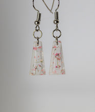 Load image into Gallery viewer, Pink Triangle Pressed Flower Earrings, dried flower earrings, botanical jewelry, confetti earrings, terrarium earrings
