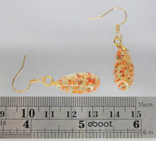 Load image into Gallery viewer, Orange Oval Pressed Flower Earrings, Autumn dried flower earrings, botanical jewelry, confetti earrings, terrarium earrings
