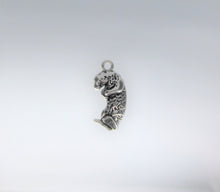 Load image into Gallery viewer, Otter Charms, These otter charms are really cute. This cute otter is floating on it&#39;s back chilling out. Take a look.

