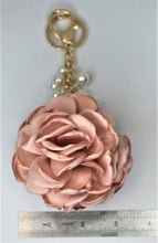 Load image into Gallery viewer, Flower Key chain, Camilla Key Chain, Pearl Key Chain
